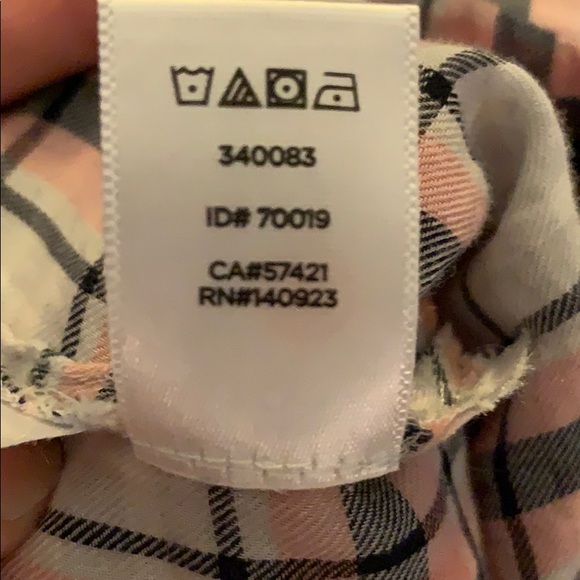 Last chance! 
LOFT pink plaid cotton blend popover button down - Picture 9 of 9